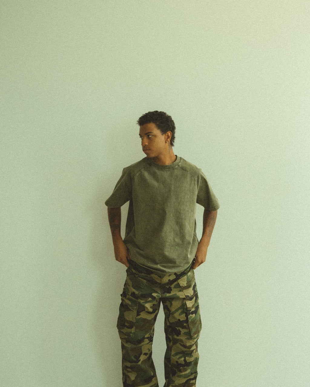 ACID WASH VINTAGE TEE // ARMY GREEN