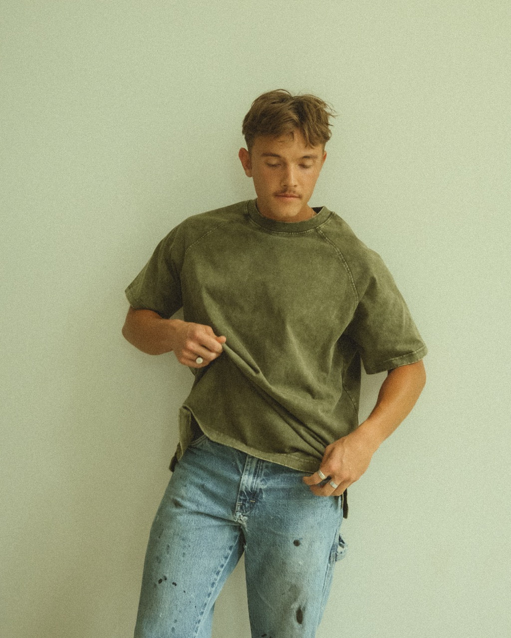 ACID WASH VINTAGE TEE // ARMY GREEN
